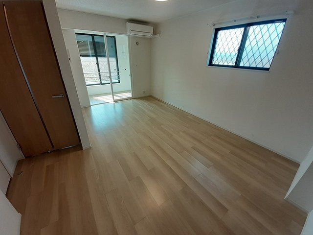 朝倉郡筑前町中牟田のアパートの居間・リビング|おしゃれな居間です