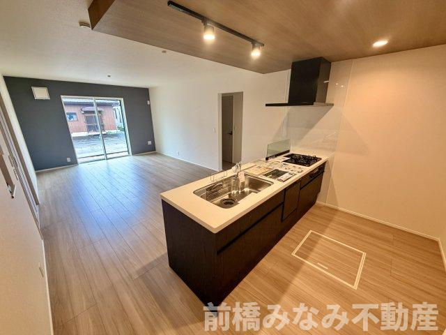 【新築平屋】前橋市下石倉町　限定１棟　リナージュ　新築建売のキッチン|キッチンでお料理をお楽しみください