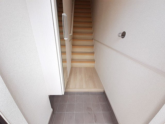 朝倉郡筑前町朝日のアパートの玄関|シンプルで使いやすい玄関です