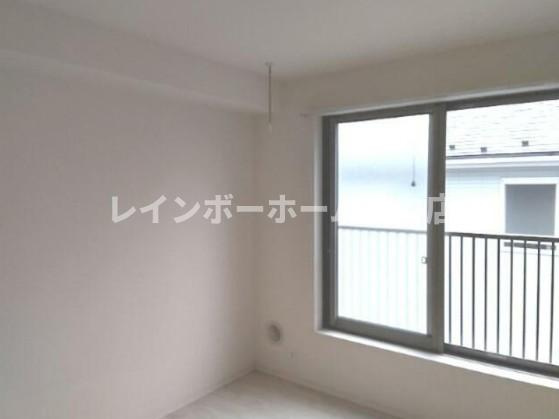 プレジール飛田給の居間・リビング