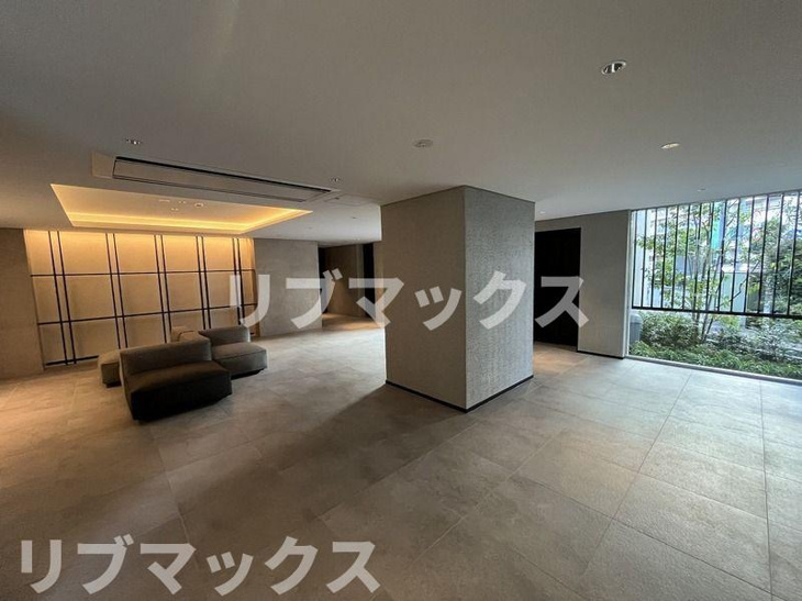 【ロビー】クレストコート王子 