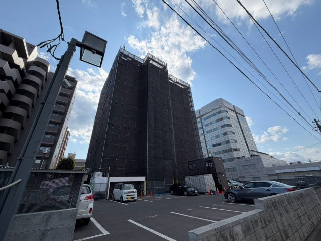 ライオンズマンション北6条の外観|現在大規模修繕工事中。