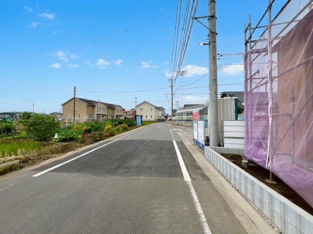 【Livele Garden】　古河市上辺見　第１１　全2邸の前面道路含む現地写真|〇前面道路〇
南西側約6m
2026年10月撮影