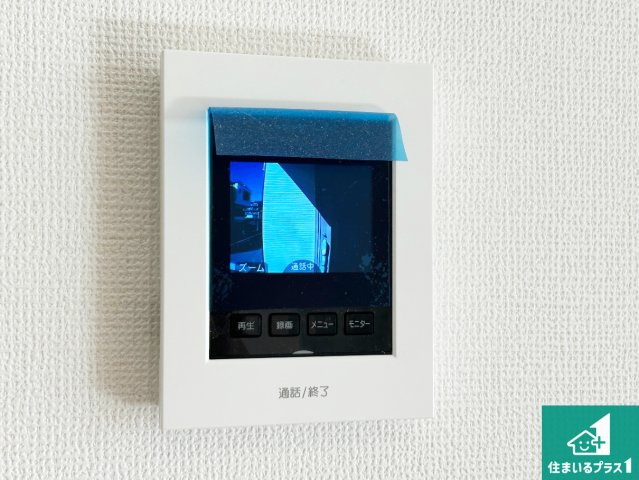 ■尼崎市尾浜町　第1期　新築一戸建ての防犯設備|カラーモニターインターホン！声だけでなく来訪者の姿や顔がモニターで確認できるので、小さなお子様がいらっしゃるご家庭でも安心できます！