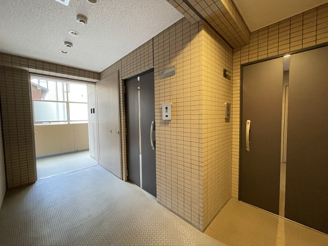 スカイコートパレス両国弐番館のロビー
