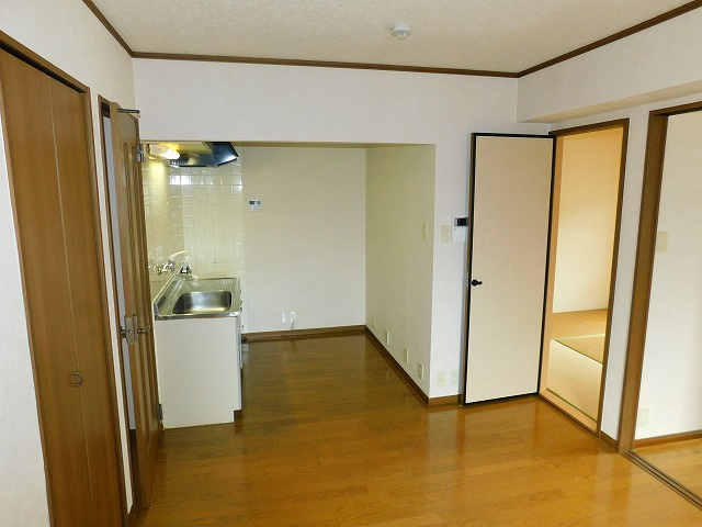 【居間・リビング】 | アールズコート２ | ※同建物同型別のお部屋