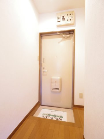 リエス東所沢の玄関