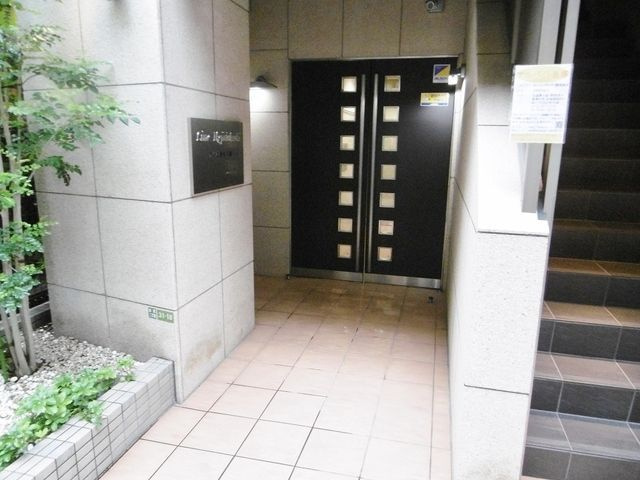 コンフォリア池尻　礼金0　駅近　独立洗面台のエントランス