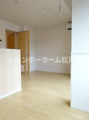 【仲介手数料：50％OFF】対象物件！の居間・リビング