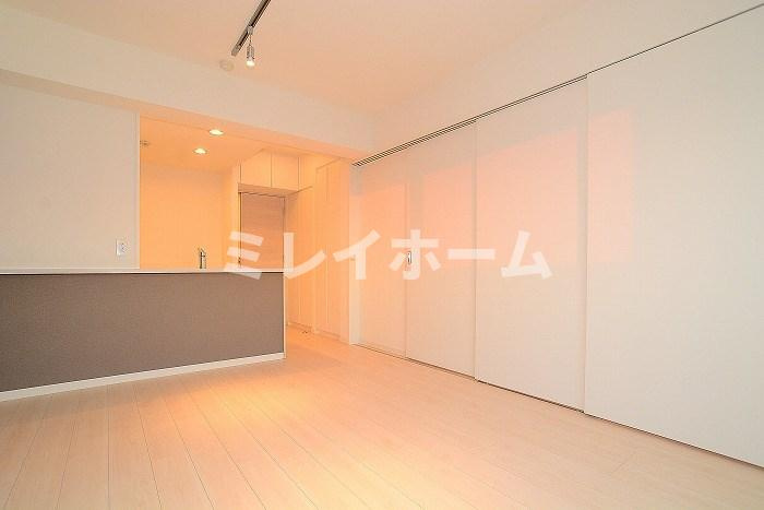 グランドコンシェルジュ多摩川アジールコートの居間・リビング