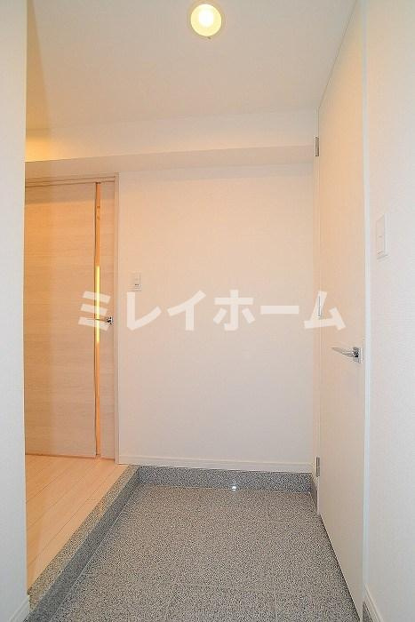 グランドコンシェルジュ多摩川アジールコートの玄関