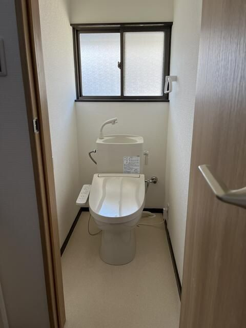 行橋市南大橋五丁目　戸建のトイレ