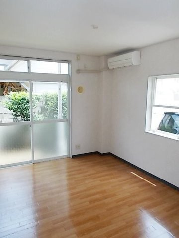 ニューシティナカムラの内装|明るい室内です