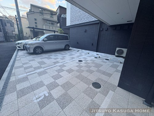 【駐車場】