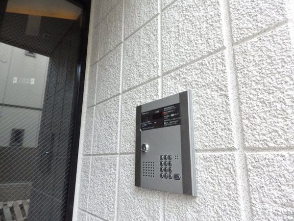 メゾンまつぼっくりのセキュリティ|オートロックで安心です。