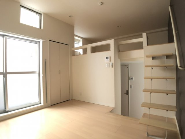 スカイヒル新栄の居間・リビング