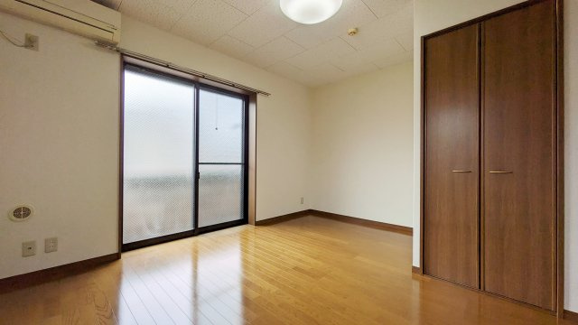 【寝室】