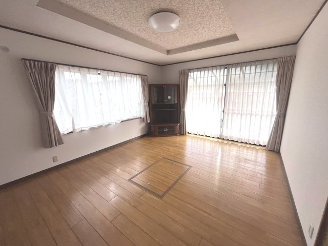 串間市上町　菜園付きの一戸建て住宅ですの居間・リビング
