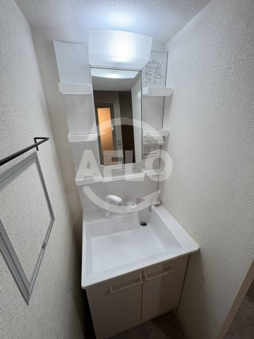 ライオンズマンション西長堀の独立洗面台|ライオンズマンション西長堀　洗面台