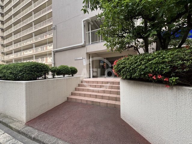 阿波座第2セントラルハイツ　明治小学校のエントランス|阿波座第2セントラルハイツ　エントランス