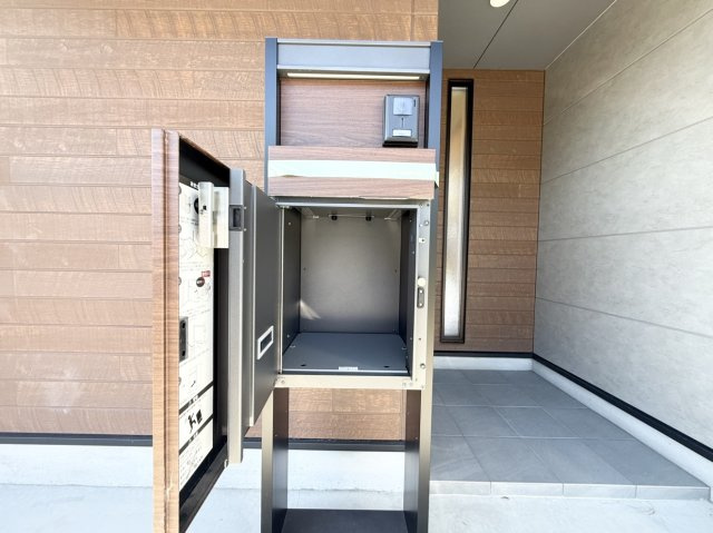 中古戸建　西宮市浜甲子園一丁目のエントランス