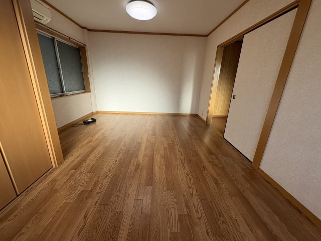 南浜ビルの居間・リビング