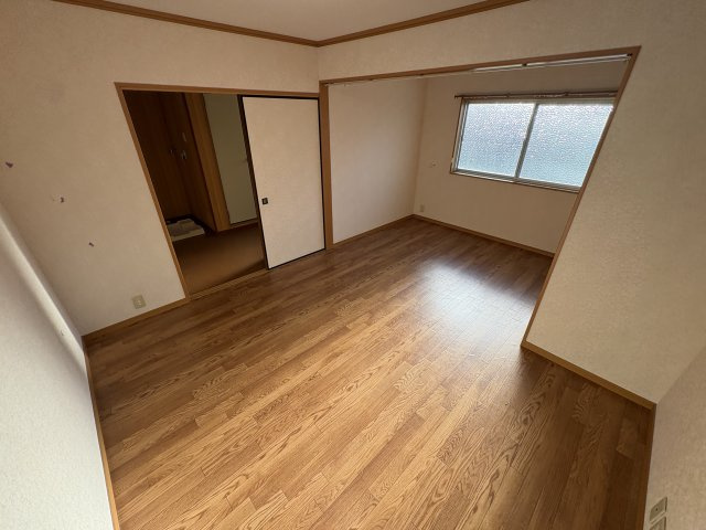 南浜ビルの居間・リビング