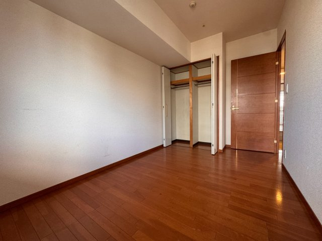 ロイヤルタワー大阪谷町の洋室|広々とした洋室です