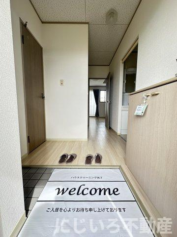 ジュネス吉岡の玄関
