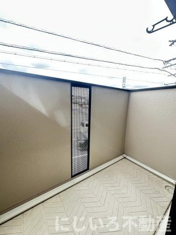 ジュネス吉岡のバルコニー