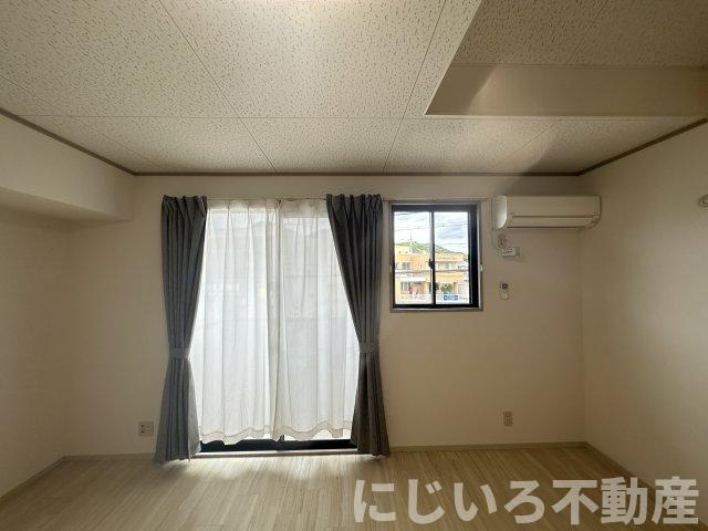 ジュネス吉岡の居間・リビング