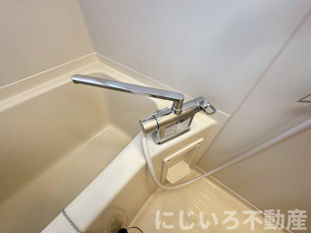 ジュネス吉岡の浴室
