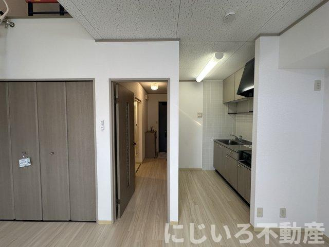 ジュネス吉岡の居間・リビング