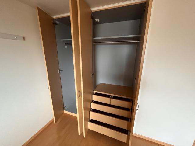 サンエタニティガルデンの収納|北東洋室クローゼット