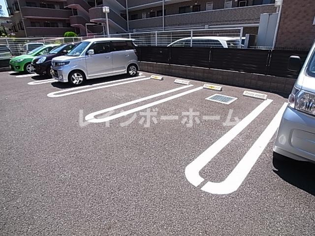 グランスイートの駐車場