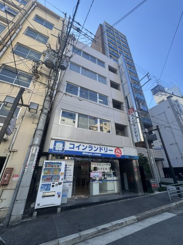 上六原田ビルの外観