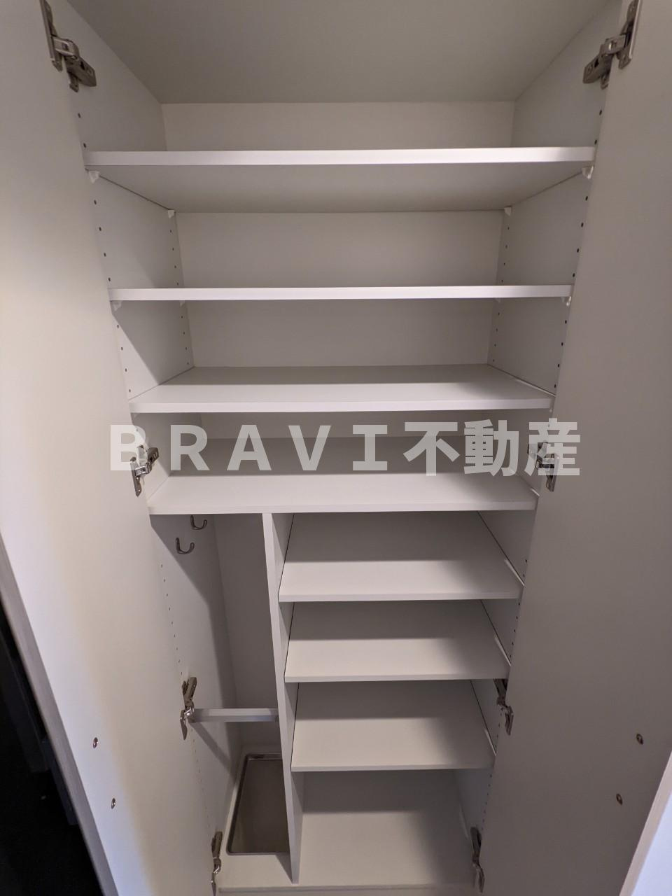 エスリード大阪城公園　BRAVI不動産の玄関|【エスリード大阪城公園】収納豊富です
