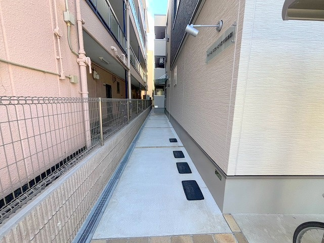フジパレスだいどう豊里Ⅲ番館のエントランス