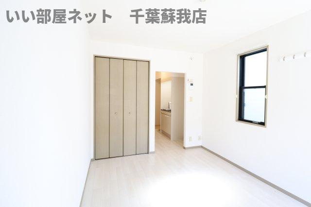アローンヒルズの寝室|開放的な寝室です