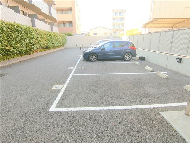 ルーブル下丸子の駐車場|駐車場