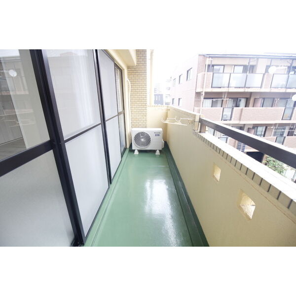 名古屋市中区金山５丁目の賃貸マンションのバルコニー