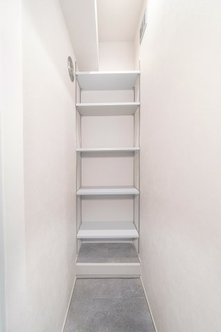渋谷マンションの収納|玄関脇収納