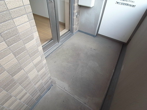 エステムコート三宮駅前ラドゥーのバルコニー