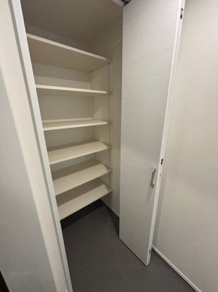 ホワイトセラスの玄関