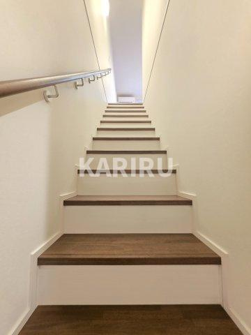 紅梅町戸建の玄関