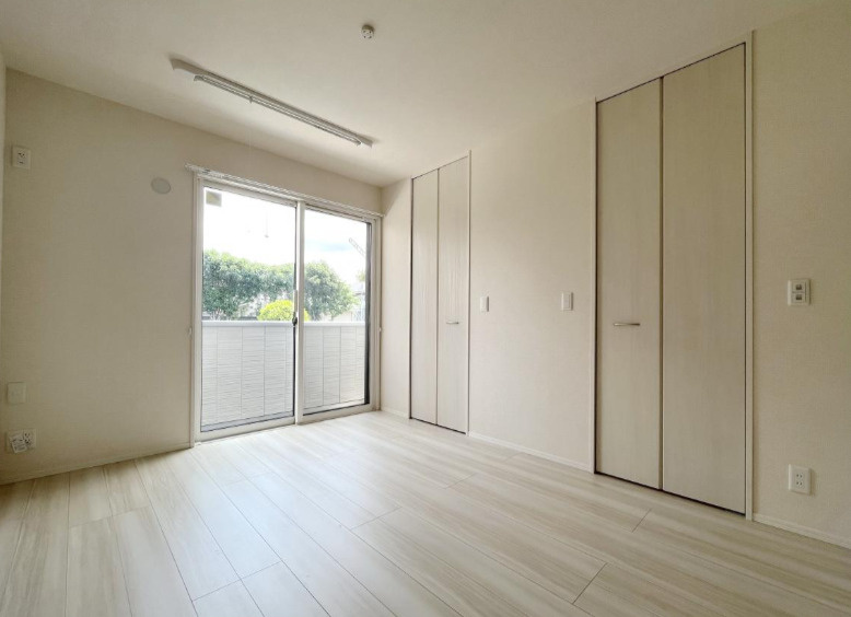 調布市下石原３丁目のアパートの寝室