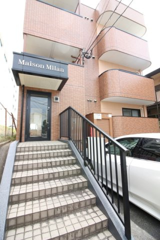 メゾンミラノのエントランス|オートロック付きで安心です★