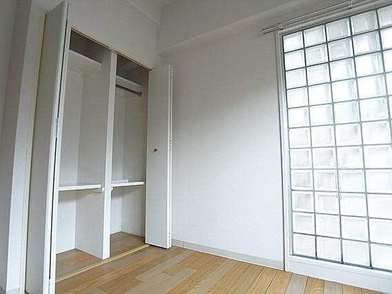 神戸市東灘区甲南町５丁目の賃貸マンションの収納