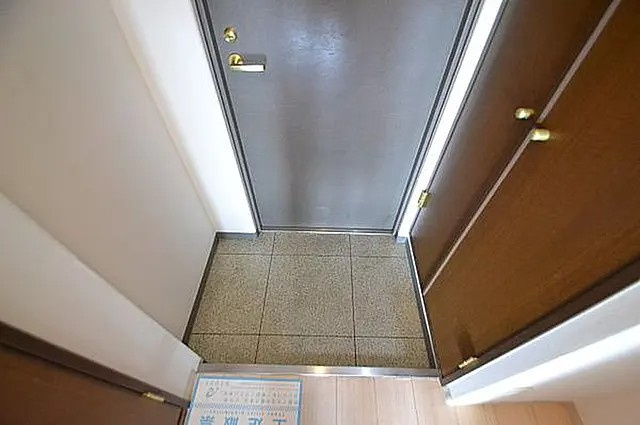 ローテローゼ本山の玄関