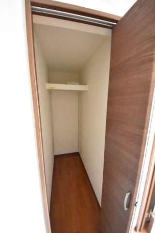 神戸市中央区下山手通９丁目の賃貸マンションの収納